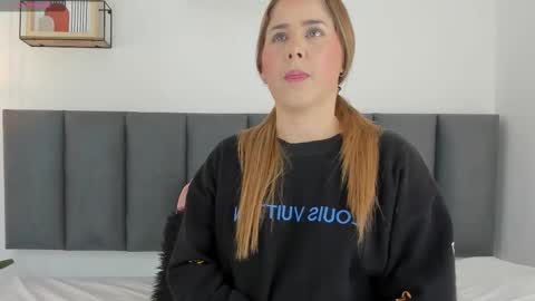 dulce_mg online show from 11/18/25, 07:18