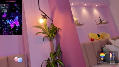 dulce_mg online show from 12/18/25, 07:20