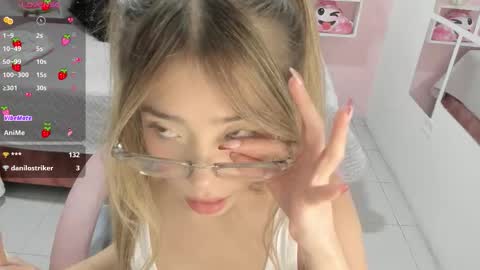 Snapshot of dulce_powl chatting on 10/01/25, 03:40 Dulce online show from 10/01/25, 03:40