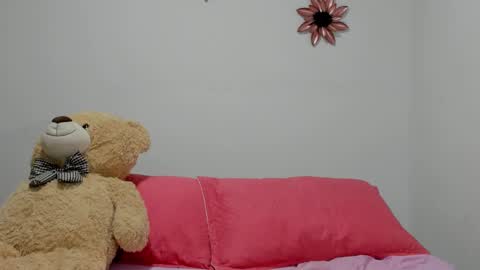 Snapshot of dulce_roberts_ chatting on 12/05/24, 04:44 Dulce  online show from 12/05/24, 04:44