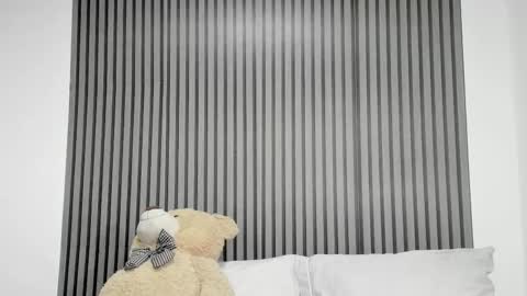 Snapshot of dulce_roberts_ chatting on 10/03/25, 01:30 Dulce  online show from 10/03/25, 01:30