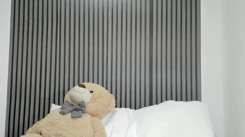 Snapshot of dulce_roberts_ chatting on 10/07/25, 01:19 Dulce  online show from 10/07/25, 01:19