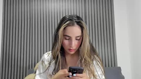 Snapshot of dulce_roberts_ chatting on 10/21/25, 10:27 Dulce  online show from 10/21/25, 10:27