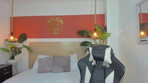 V I C T O R I A online show from 02/25/25, 04:10