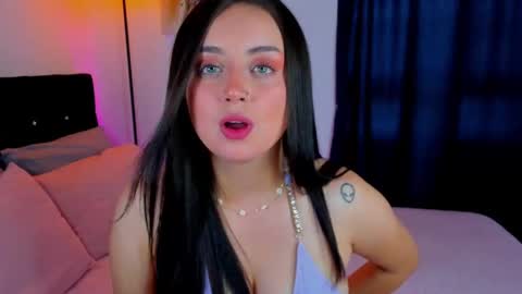 Snapshot of dulcedanii chatting on 09/18/25, 01:13 Daniela online show from 09/18/25, 01:13