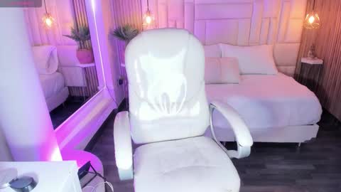 Dulce  online show from 12/17/25, 11:38