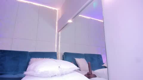 Dulce  online show from 03/05/26, 07:32