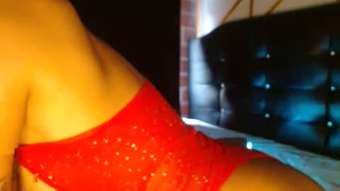 Snapshot of dulcelatina222 chatting on 09/30/25, 10:04 dulcelatina222 online show from 09/30/25, 10:04