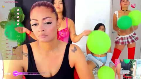 dulcelola_ online show from 05/01/26, 03:16
