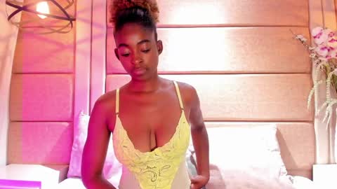 Snapshot of dulceortiz_ chatting on 03/26/26, 02:22 Dulce online show from 03/26/26, 02:22