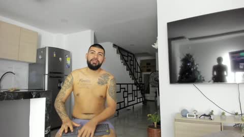 Jlozada05 online show from 12/20/24, 08:17