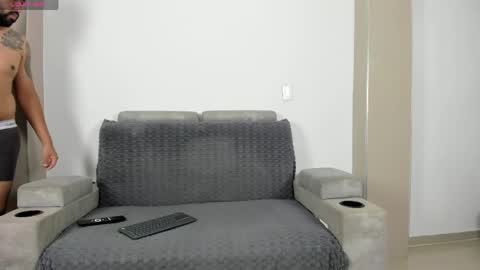 Jlozada05 online show from 05/24/26, 04:06