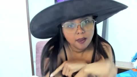 dulcetemtation14 online show from 10/31/25, 04:08