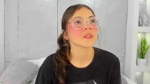 dulcevela online show from 10/30/25, 10:43