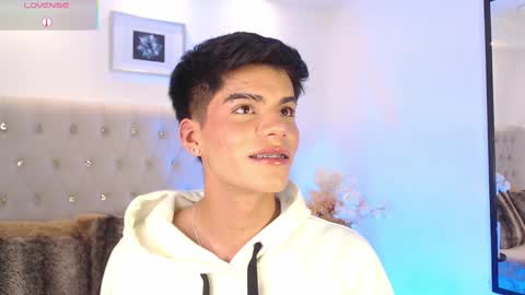 Dulcey online show from 09/22/25, 05:20