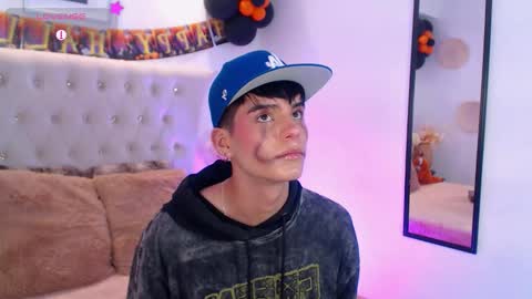 Dulcey online show from 10/25/25, 05:59