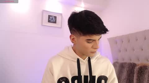 Dulcey online show from 11/10/25, 04:00