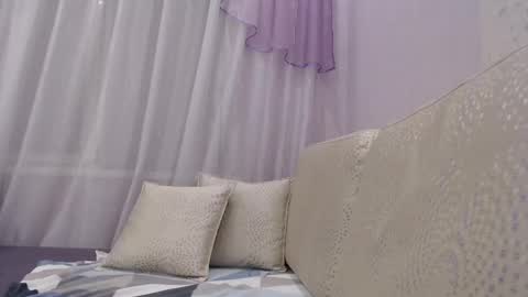 dulcieheath online show from 03/01/25, 07:37