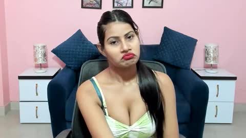 Snapshot of dumble_doree chatting on 10/08/25, 03:59 dumble_doree online show from 10/08/25, 03:59