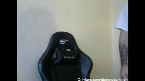 Snapshot of dummodarknight chatting on 10/14/25, 02:29 The Dark Knight online show from 10/14/25, 02:29