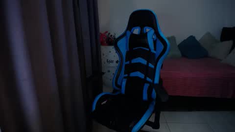 Snapshot of dumont_model chatting on 01/10/25, 07:46 Nicole online show from 01/10/25, 07:46