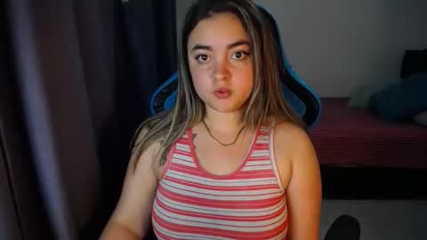 Snapshot of dumont_model chatting on 01/14/25, 10:02 Nicole online show from 01/14/25, 10:02