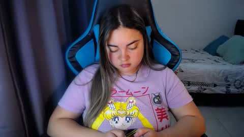 Snapshot of dumont_model chatting on 01/30/25, 09:36 Nicole online show from 01/30/25, 09:36