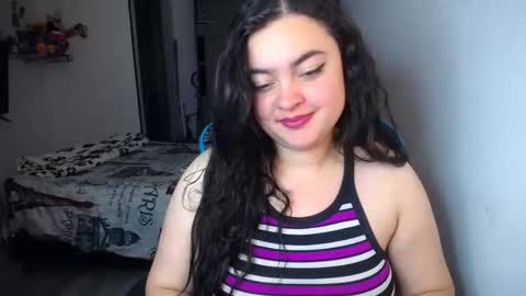 Snapshot of dumont_model chatting on 09/19/25, 06:37 Nicole online show from 09/19/25, 06:37