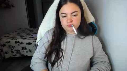 Snapshot of dumont_model chatting on 10/16/25, 08:04 Nicole online show from 10/16/25, 08:04