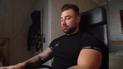 Snapshot of duncanstones chatting on 01/04/25, 01:10 DuncanStone online show from 01/04/25, 01:10