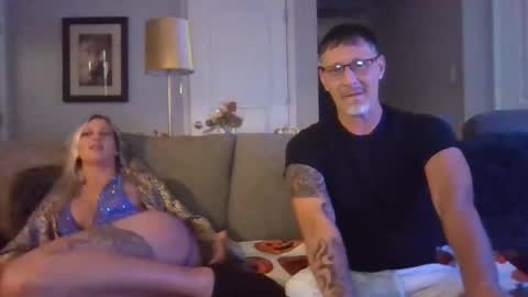 Snapshot of duo20 chatting on 10/23/25, 06:17 DUO2069 online show from 10/23/25, 06:17