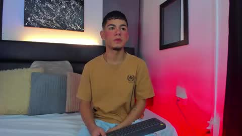 Snapshot of duolust chatting on 09/09/25, 12:15 Thomas and Noah online show from 09/09/25, 12:15