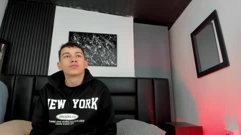 Snapshot of duolust chatting on 09/23/25, 12:30 Thomas and Noah online show from 09/23/25, 12:30