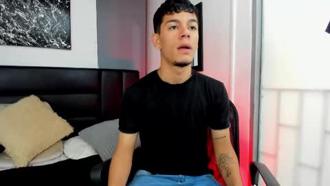 Snapshot of duolust chatting on 09/27/25, 12:21 Thomas and Noah online show from 09/27/25, 12:21