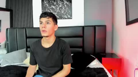 Snapshot of duolust chatting on 09/28/25, 06:57 Thomas and Noah online show from 09/28/25, 06:57