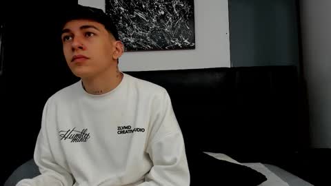 Snapshot of duolust chatting on 10/12/25, 05:34 Thomas and Noah online show from 10/12/25, 05:34