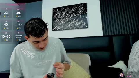 Snapshot of duolust chatting on 10/21/25, 12:28 Thomas and Noah online show from 10/21/25, 12:28