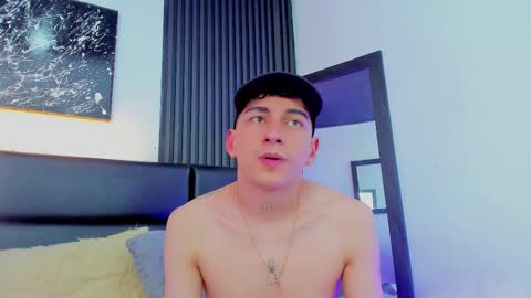 Snapshot of duolust chatting on 11/08/25, 03:23 Thomas and Noah online show from 11/08/25, 03:23