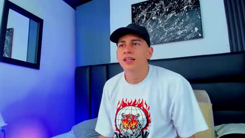 Snapshot of duolust chatting on 11/09/25, 08:29 Thomas and Noah online show from 11/09/25, 08:29