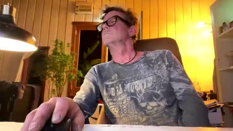 Snapshot of durakbrina chatting on 09/16/25, 02:01 Durakbrina online show from 09/16/25, 02:01