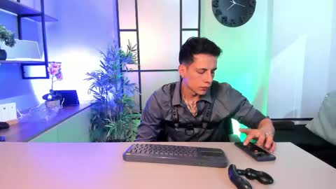 Dustin Sonne online show from 05/01/26, 04:28