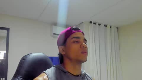 Snapshot of dustyn__michelle chatting on 02/01/26, 02:10 DUSTYN MICHELLE online show from 02/01/26, 02:10