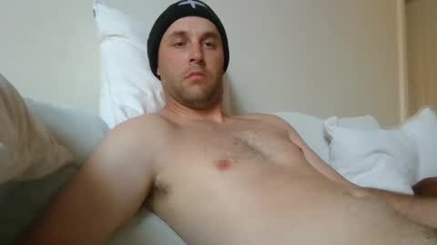 Snapshot of dustyroy09 chatting on 12/17/24, 04:34 dustyroy09 online show from 12/17/24, 04:34