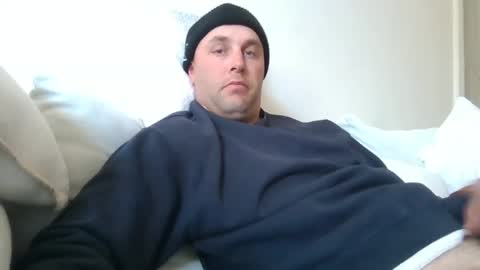 Snapshot of dustyroy09 chatting on 09/17/25, 06:04 dustyroy09 online show from 09/17/25, 06:04