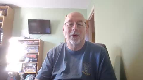 Snapshot of dutchunclejohn chatting on 12/03/25, 12:03 DutchUncleJohn online show from 12/03/25, 12:03