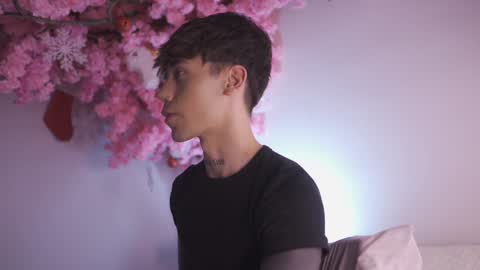 Snapshot of dwayne_xx chatting on 12/17/24, 09:16 Dwayne xx online show from 12/17/24, 09:16