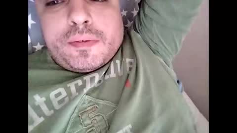 Snapshot of dwizziz chatting on 10/02/25, 03:08 Ivan online show from 10/02/25, 03:08