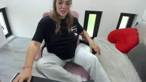 dayana online show from 05/17/26, 04:54
