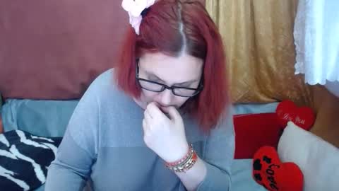 Snapshot of dyannelovee chatting on 05/04/26, 08:16 Dyanne online show from 05/04/26, 08:16