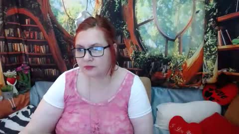 Snapshot of dyannelovee chatting on 05/28/26, 12:46 Dyanne online show from 05/28/26, 12:46